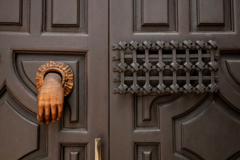 Tajna obilja krije se na terasi: Sitni detalji mogu potpuno da promene energiju i privuku novac u vaš dom