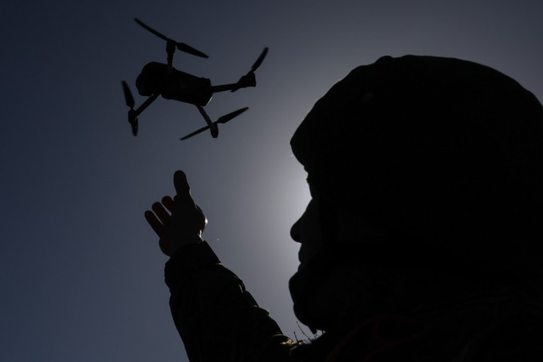 Misteriozni dronovi love Rubija i Hegseta? Danima preleću bazu u kojoj su Trampovi ključni ljudi