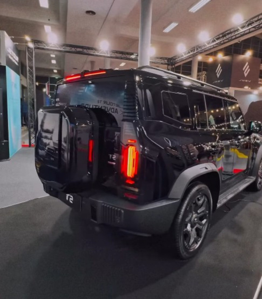 Muž je obradovao džipom! Aleksandra Bursać se nikad ne razdvaja od Stevana: "Ostvareno je sve sa osobom koju volim"