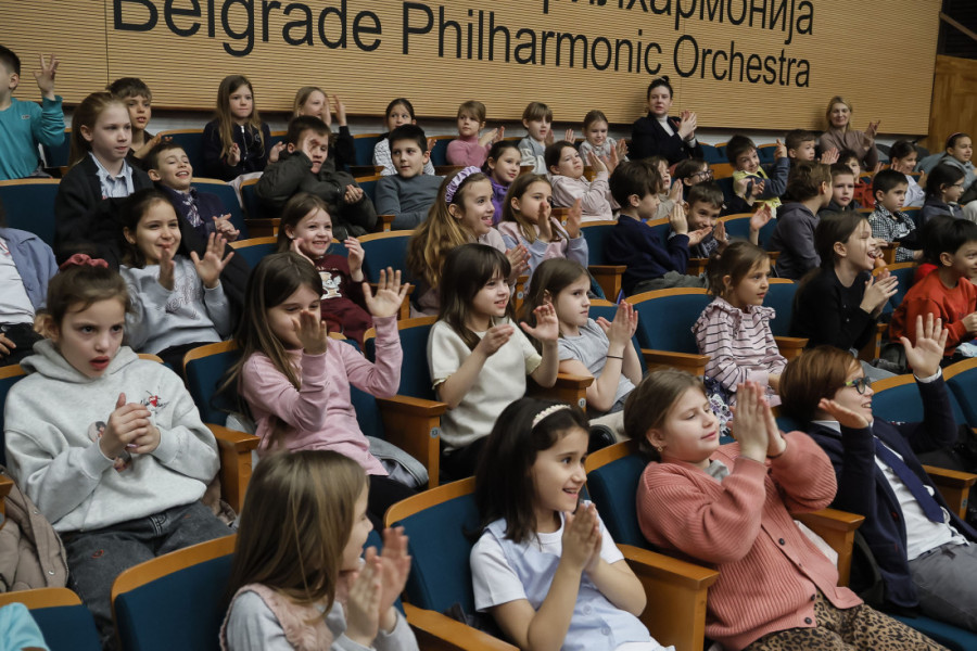 I dok je jeo supu u njegovoj glavi je svirala muzika: Beogradska filharmonija mališane upoznaje sa Mocartom na poseban način (FOTO)