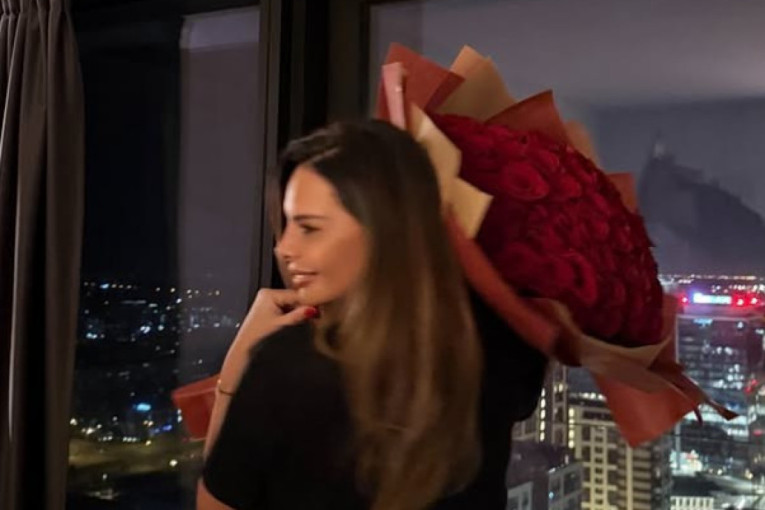 Sonja Vuksanović proslavila 50. rođendan: Bivši muž joj zapevao na žurci posebnu pesmu! (FOTO)