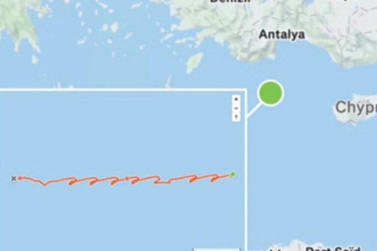 Aplikacija ga razotkrila, svi su mogli da ga prate: Mornar trčao po palubi i odao lokaciju francuskog nosača aviona