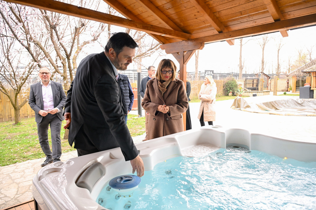 Maja Gojković u Kuli i Ruskom Krsturu sa preduzetnicima: Pokrajinska vlada nastavlja da pomaže (FOTO/VIDEO)