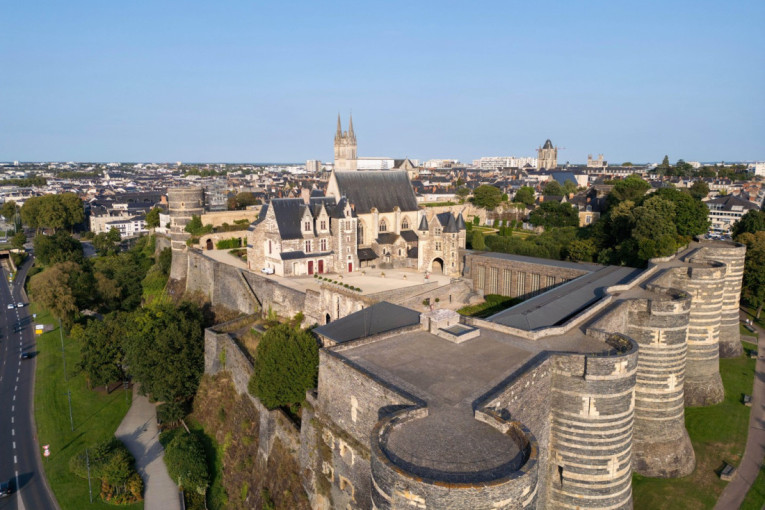 Ovaj grad na severu Španije sve više privlači pažnju putnika svojim veličanstvenim panoramskim pogledom i znamenitostima (FOTO)