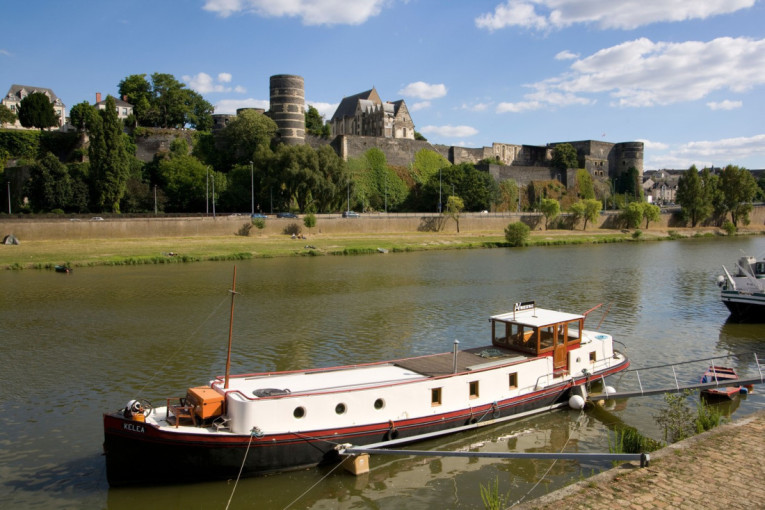 Jedan od najlepših skrivenih gradova: Njegov impozantni dvorac će vas potpuno očarati (FOTO)