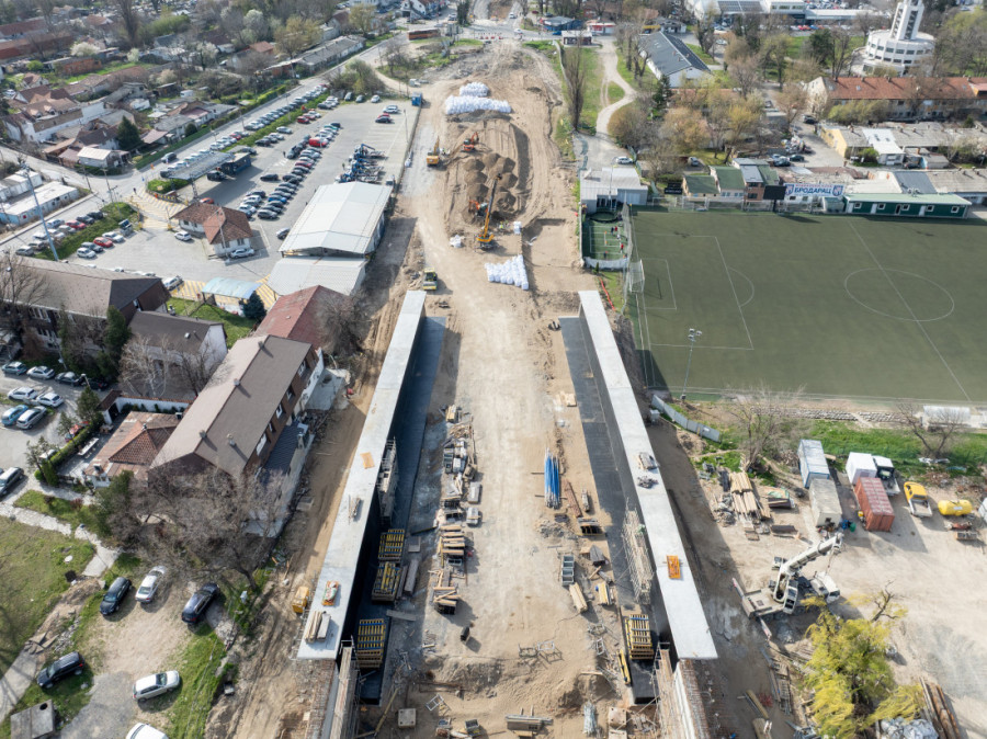Počinje ključna faza: Novi Savski most dobija stubove za dva meseca (FOTO)