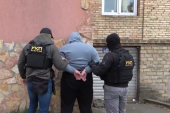 Pao sa punim džepovima para! Mladić (26) uhapšen zbog sumnje da je prao novac