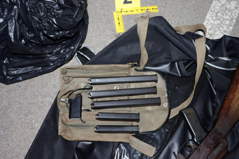 Uhapšen zbog arsenala u kolima! MUP objavio detalje zaplene (FOTO)