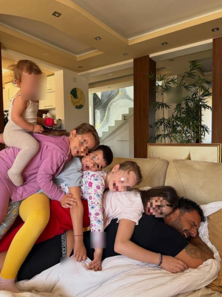 Potresna ispovest Darka Lazića posle smrti brata: Treba da izdržavam tri porodice, morao sam da nastavim da pevam!