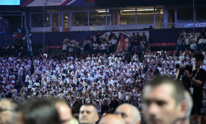 MUP: Na skupu u Beogradskoj areni 70.000 građana, od čega u sali oko 32.000