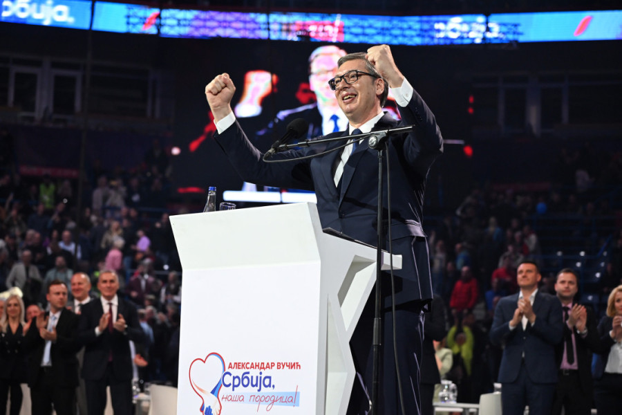 Njegove reči odjeknule su Srbijom: Ovo je šest ključnih Vučićević poruka sa skupa u Areni (FOTO/VIDEO)