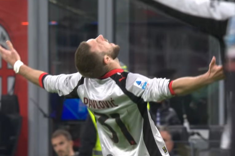 Kakva golčina Pavlovića: Lopta mu je "sela", pa ju je poslao pod prečku (VIDEO)