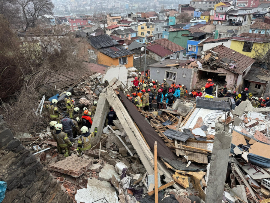 Eksplozija u Istanbulu: Srušile se dve zgrade, traga se za zarobljenima pod ruševinama! (FOTO)