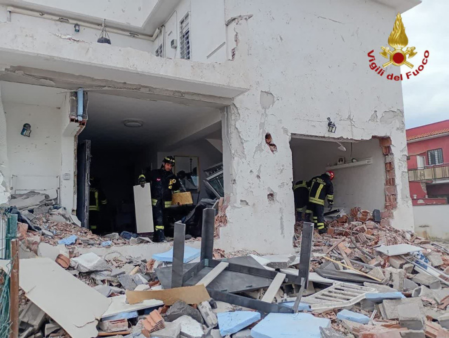 Nakon Istanbula, Rim: Eksplozija odjeknula i srušila se zgrada, traže se zarobljeni u ruševinama (FOTO)