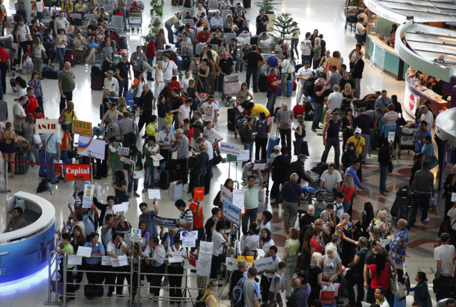 Letovanje pod znakom pitanja: Preti kolaps i masovna otkazivanja letova
