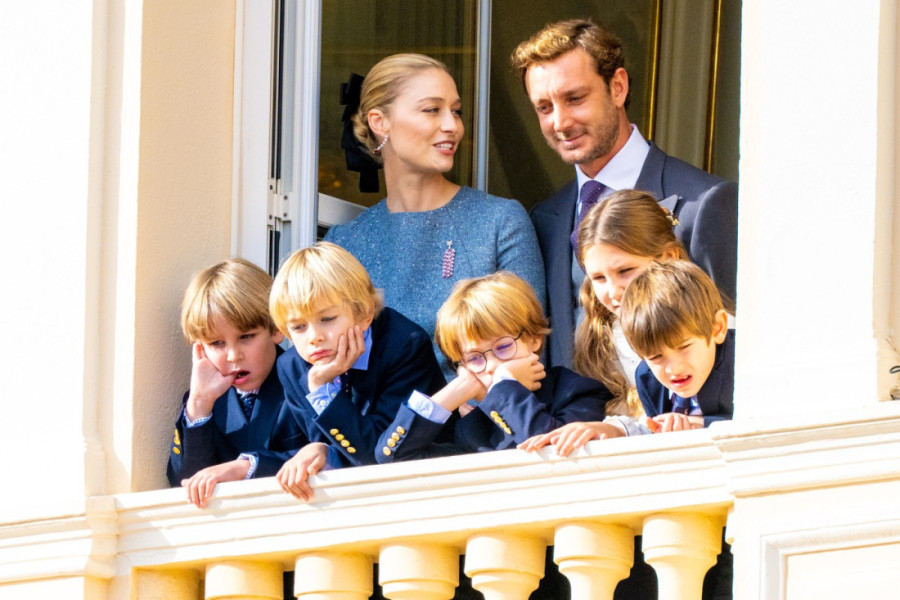 Nepogrešiv stil najlepšeg para: Najbolje obučena plemkinja zablistala u raskošnoj haljini i spektakularnim žutim dijamantima (FOTO)