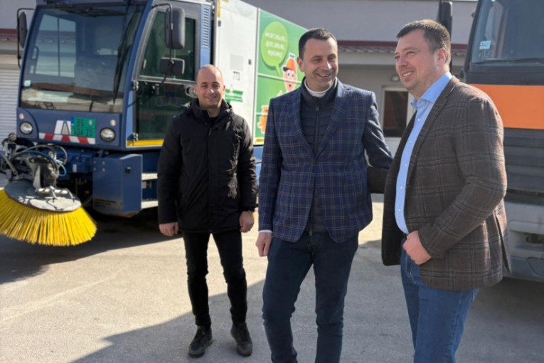 „Gradska čistoća“ ponovo donirala svoja vozila – ovoga puta JKP „Bukulja“ u Aranđelovcu