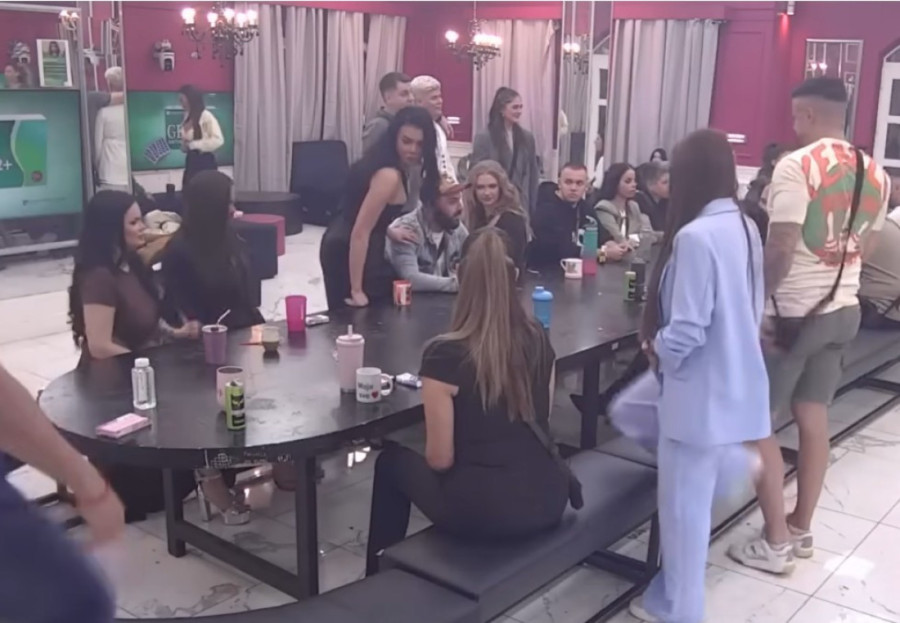 Trudna Anita Stanojlović! Svi učesnici rijalitija u šoku, a pogledajte reakciju Aneli Ahmić! (VIDEO)