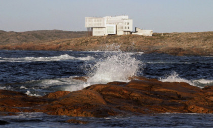 Ovo je hotel na rubu sveta: Izgleda kao da visi na litici, a pogled ostavlja bez daha (FOTO)