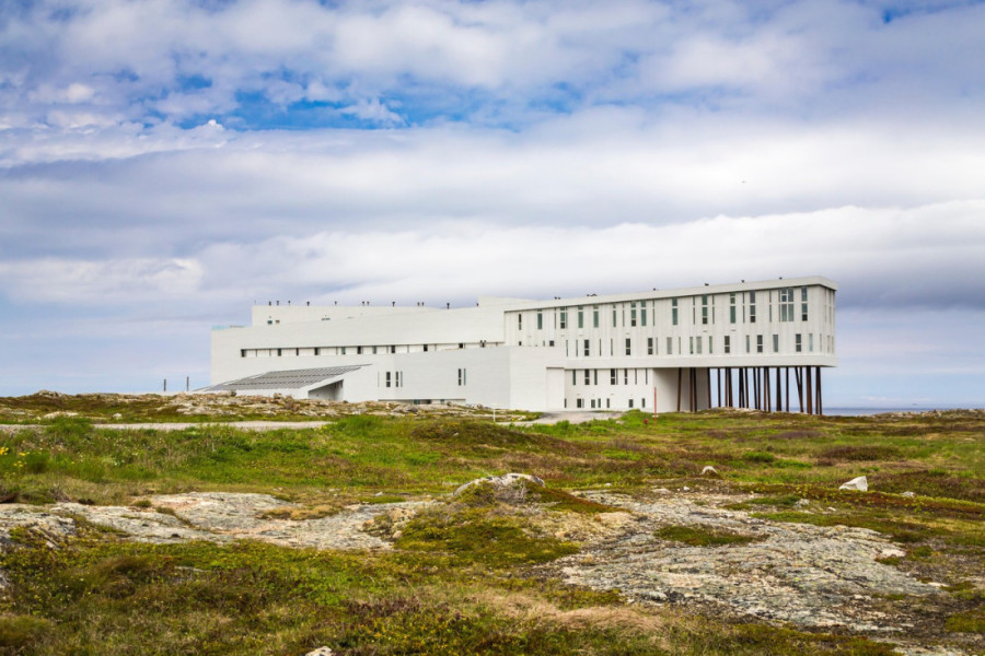 Ovo je hotel na rubu sveta: Izgleda kao da visi na litici, a pogled ostavlja bez daha (FOTO)