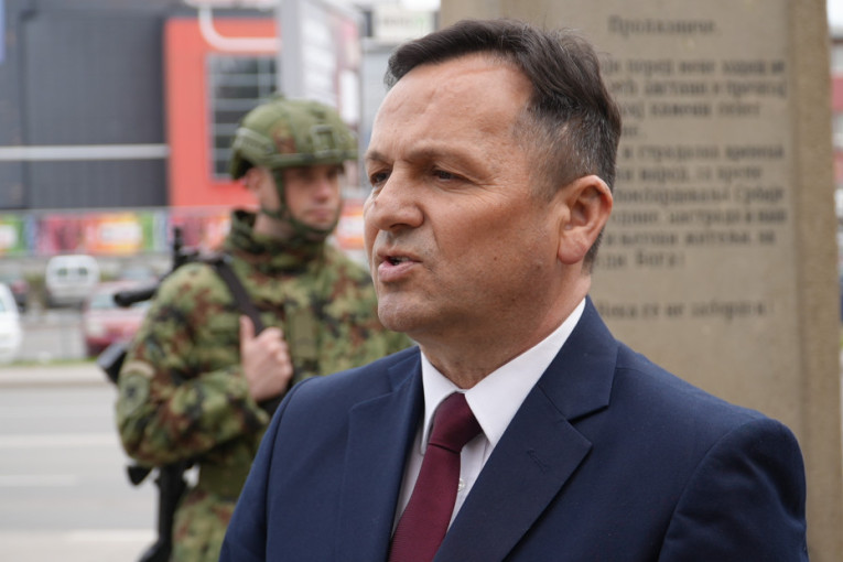 Venci na spomenik žrtvama NATO agresije: I posle 27 godina osećamo posledice bombardovanja