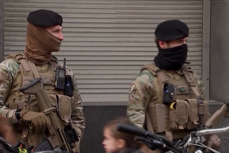 Panika u Evropi, vojska izlazi na ulice: Građani žive u trahu, rat je došao i do njih (VIDEO)