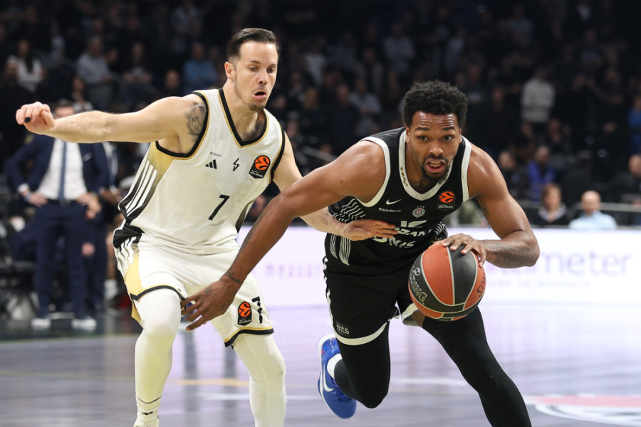 Partizan vratio još jedan dug! Džons srušio Asvel u poslednjoj sekundi!