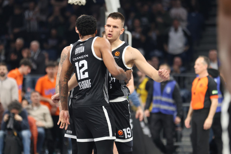 Partizan vratio još jedan dug! Džons srušio Asvel u poslednjoj sekundi!