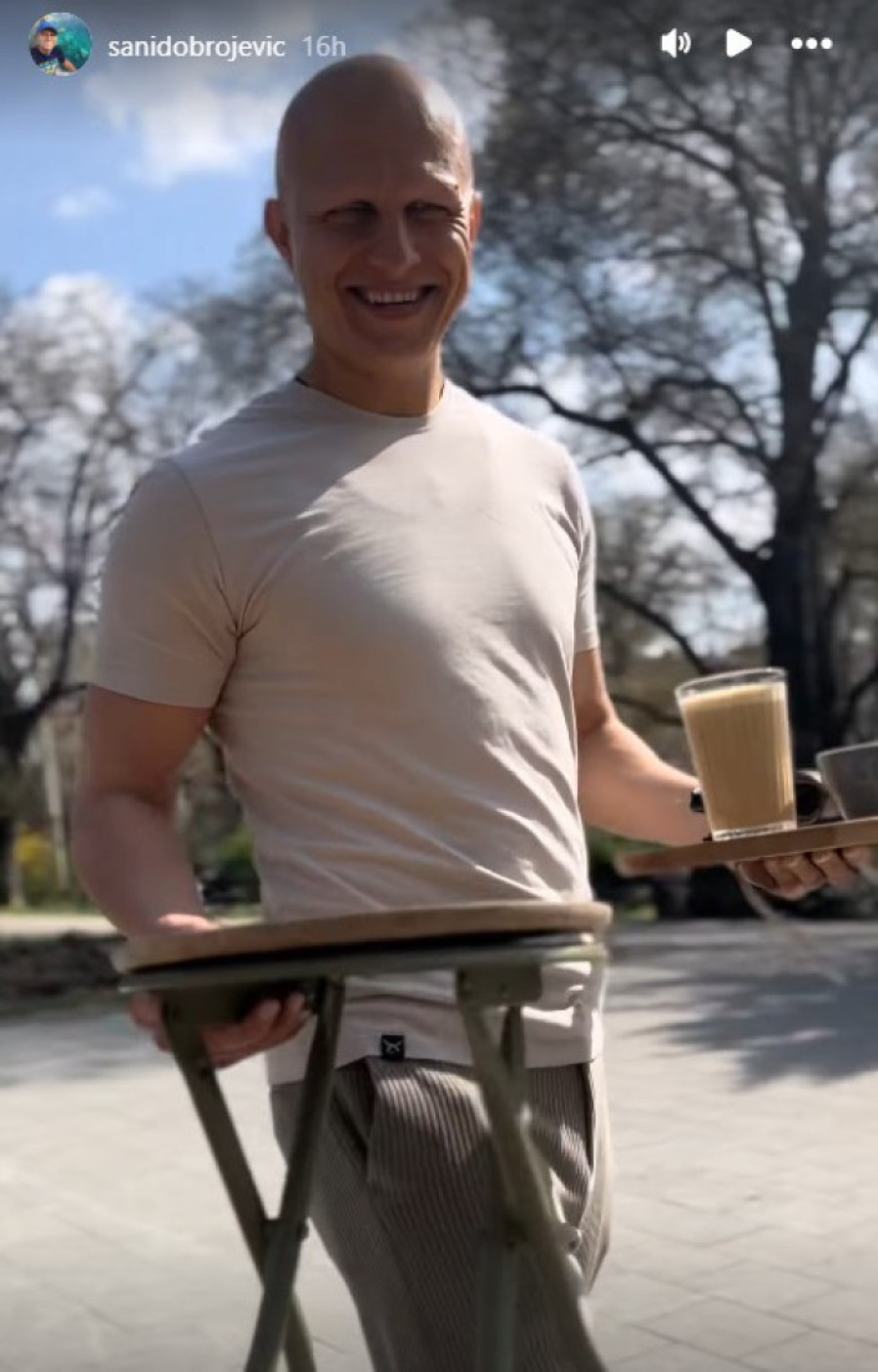 Stanija se ne odvaja od rođenog brata pred Elitu: Ovo je Sani i ima predivno zanimanje (FOTO)