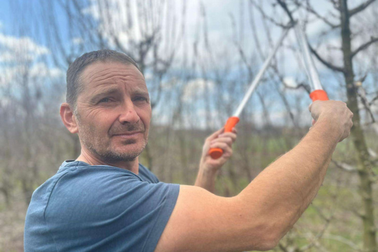 Mesarović uručila 12 rešenja o bespovratnim sredstvima privrednicima! (FOTO)