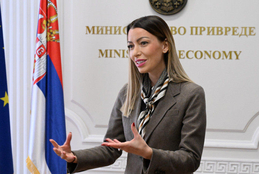 Mesarović uručila 12 rešenja o bespovratnim sredstvima privrednicima! (FOTO)