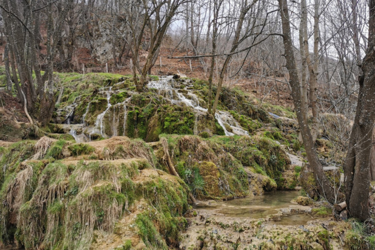 Rajski slapovi Srbije kriju lekovite tajne: Taorska vrela, vodenica i prizor koji ostavlja bez daha! (FOTO)