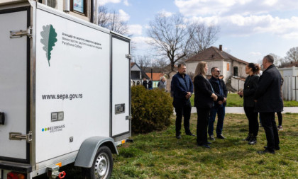 Boru još jedna merna stanica za praćenje kvaliteta vazduha: Ministarka predala i "smećar" i opremu za sakupljanje otpada