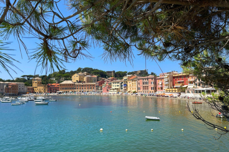 Skriveni biser Italije zaludeo TikTok: Svi pričaju o mestu gde se sudaraju dva mora i u kom vreme kao da je stalo (VIDEO)