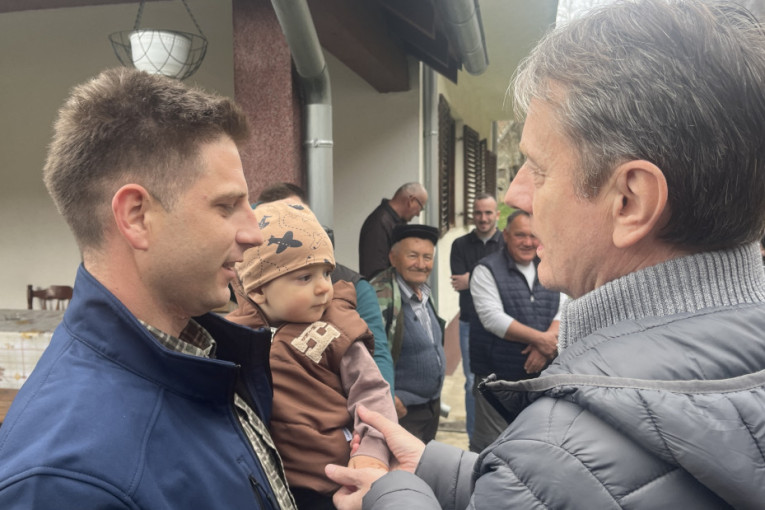 Glišić u Rastištu kod Bajine Bašte: Nakupilo se problema, struja prioritet (FOTO)