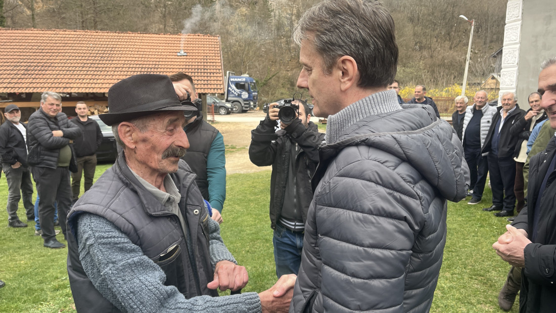 Glišić u Rastištu kod Bajine Bašte: Nakupilo se problema, struja prioritet (FOTO)