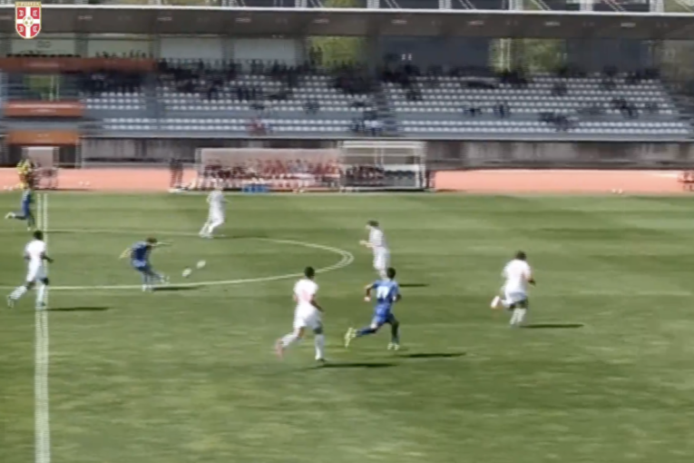 Gol za istoriju srpskog fudbala! Pogledajte kako je Cvetković šokirao Engleze sa pola terena! (VIDEO)