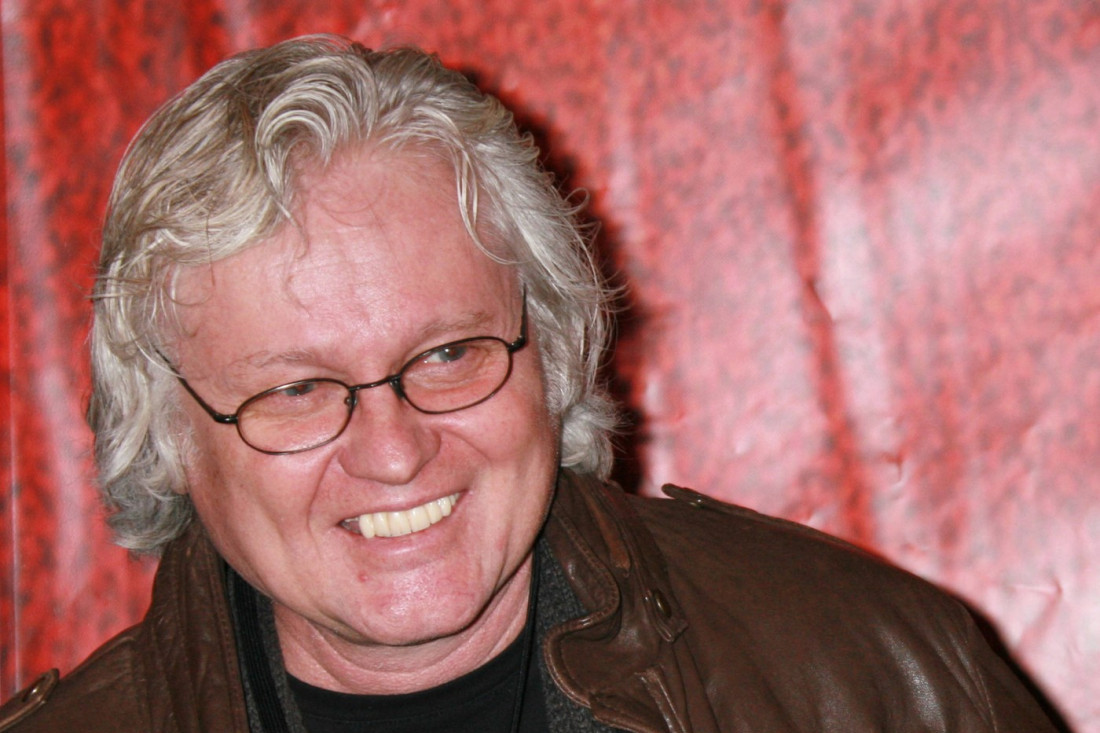 Preminuo stric Anđeline Džoli: Po ovim hitovima mnogi će ga još dugo pamtiti