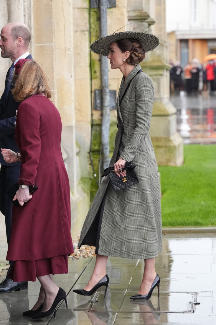 Kejt Midlton poput filmske dive: Svi pričaju o šeširu koji je nosila, a torbica je večni hit (FOTO)