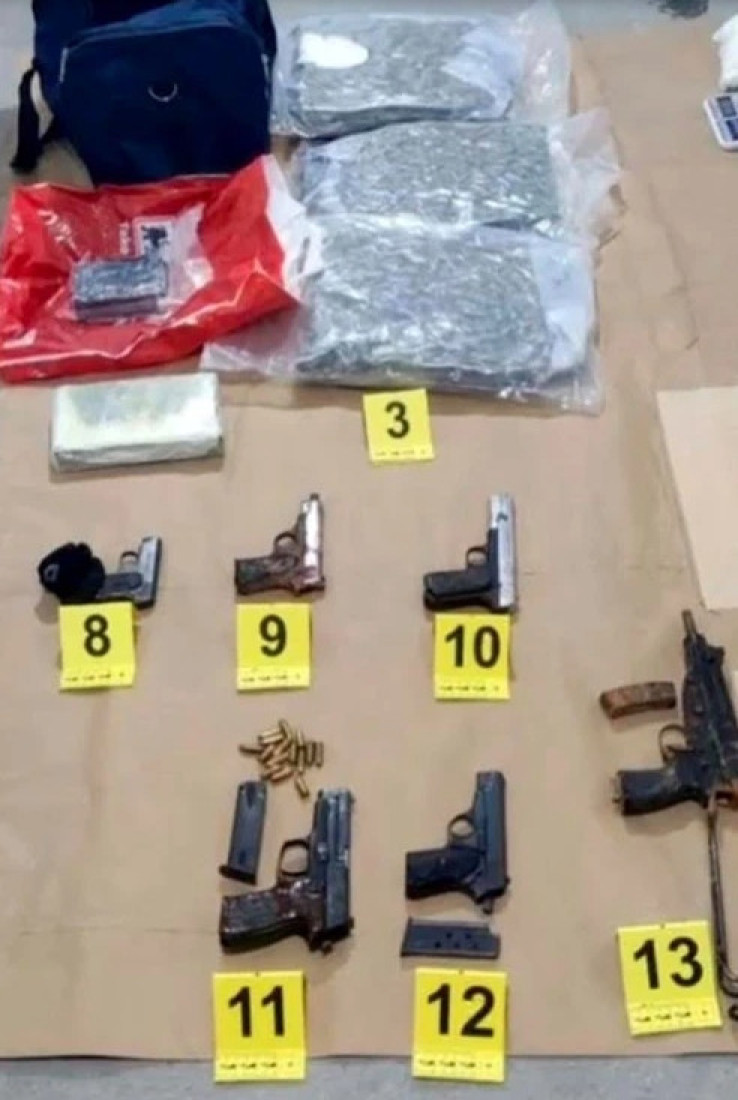 Velika zaplena u Novom Sadu! Uz kokain i amfetamin, nagazne mine, pištolji... (FOTO)