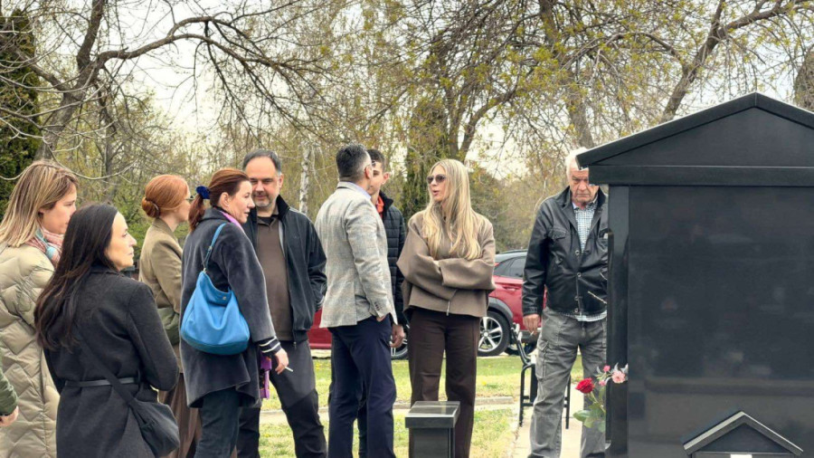 Sa bratom ne razgovara, a ovo je sestra Ane Nikolić: Danas slave rođendan bake Olgice (87) (FOTO)