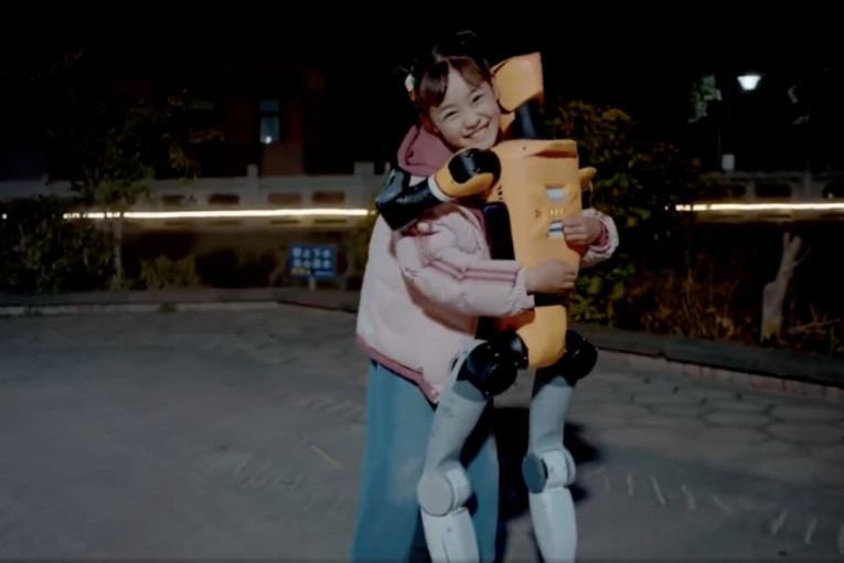 Kineski robot je šokirao svet: Oponaša ljudske pokrete u milisekundi i održava ravnotežu kao čovek (VIDEO)