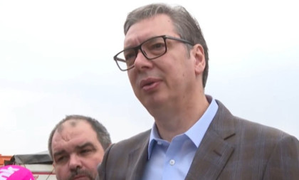 Vučić se obratio narodu u Kruščiću: Izađite 29. marta na izbore i glasajte za budućnost Srbije! (FOTO/VIDEO)