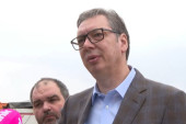 Vučić se obraća narodu u Kruščiću: Važno je da 29. izađete na izbore u što većem broju jer glasate za budućnost Srbije (FOTO/VIDEO)