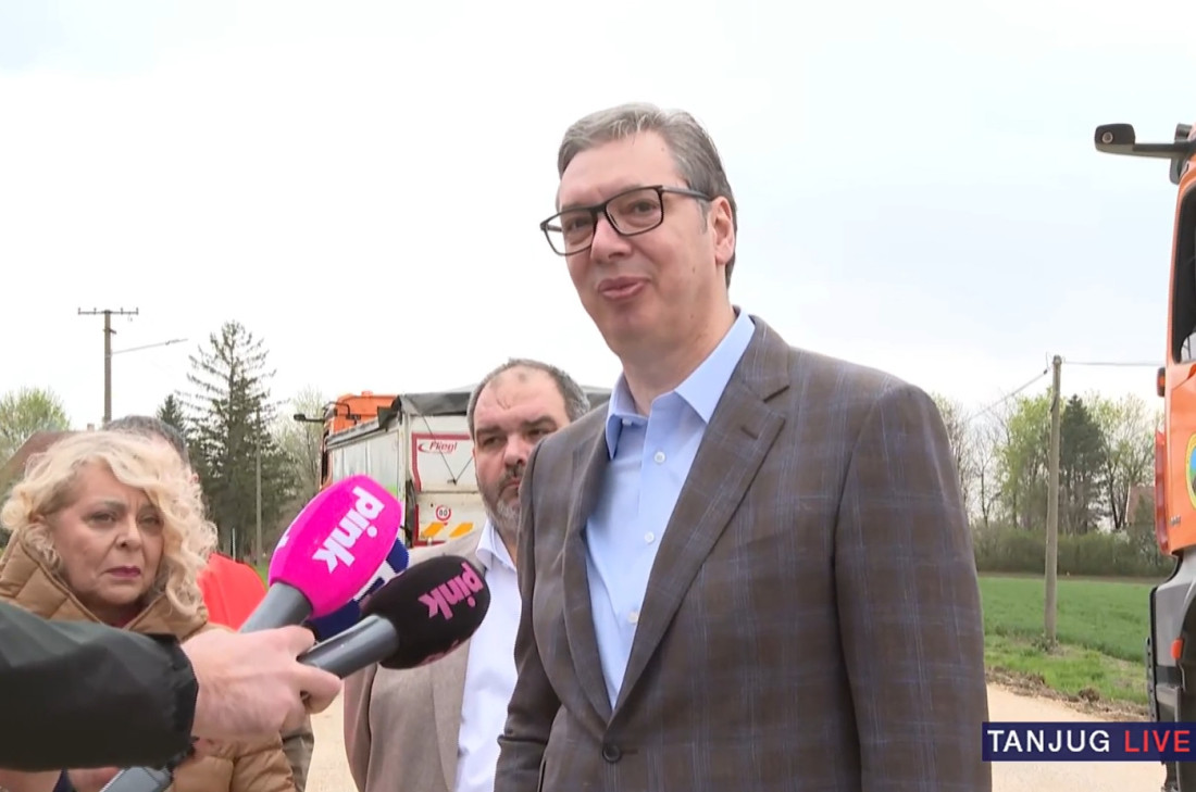 Vučić se obratio narodu u Kruščiću: Izađite 29. marta na izbore i glasajte za budućnost Srbije! (FOTO/VIDEO)
