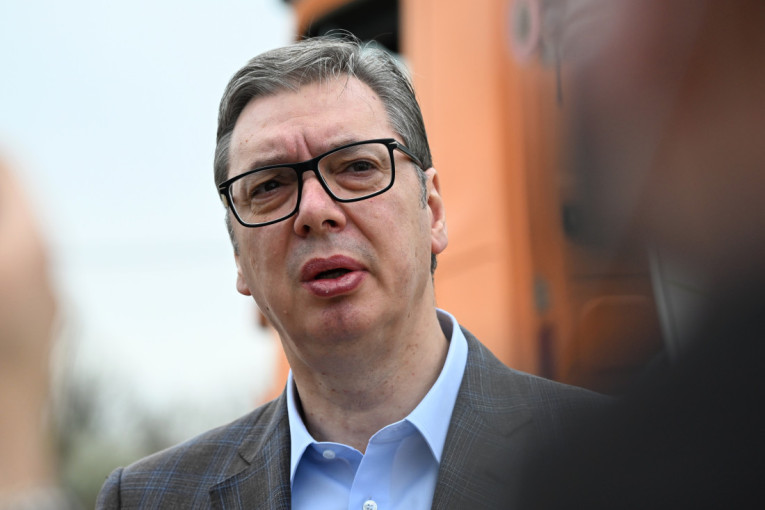 Ne služim nikome, već samo Srbiji! Vučić oštro odgovorio na napade blokadera: Dok su oni bili na vlasti, slavljeni su "Oluja" i Tompson
