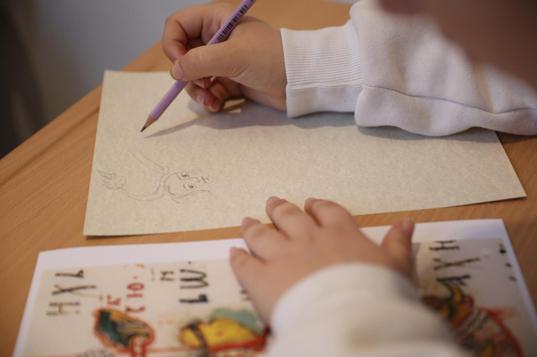 Ćirilica kao umetnost i nasleđe: Održana izložba "U slavu ćirilice" (FOTO)