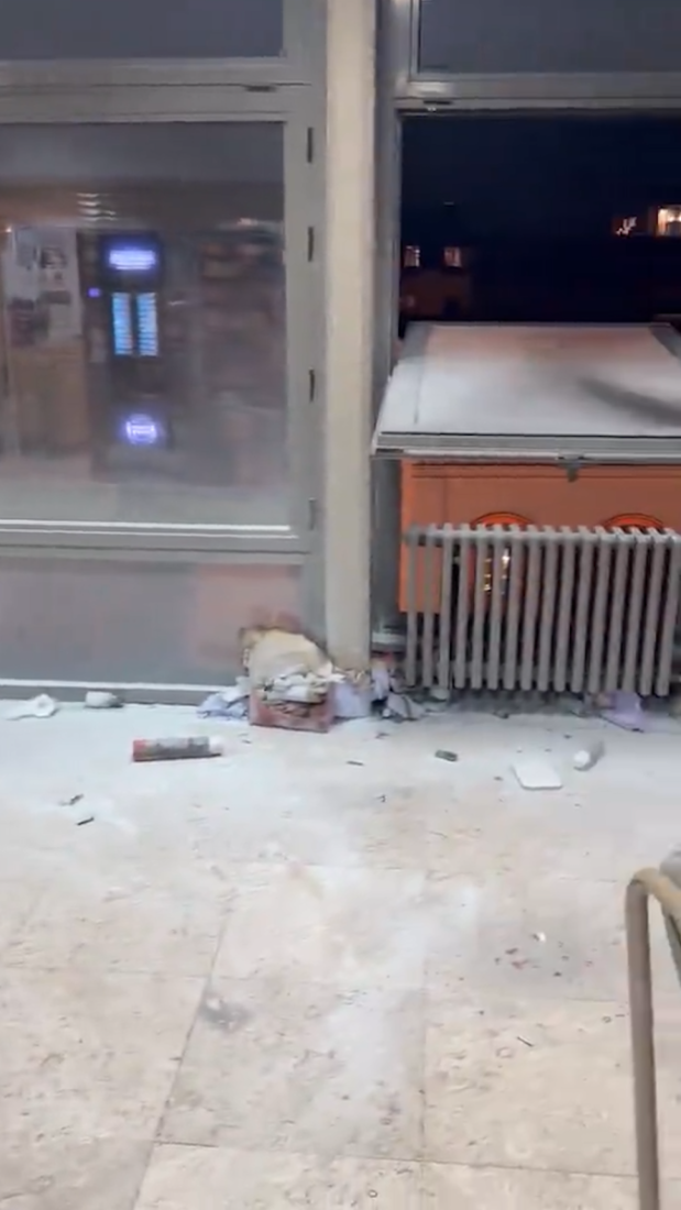 Češlja se Filozofski fakultet: Gužva posle smrti studentkinje iz Šapca (FOTO/VIDEO)