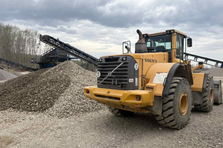 Ekocid na Drini i Jadru: Uhapšen Lozničanin zbog nelegalne eksploatacije sirovina (VIDEO)