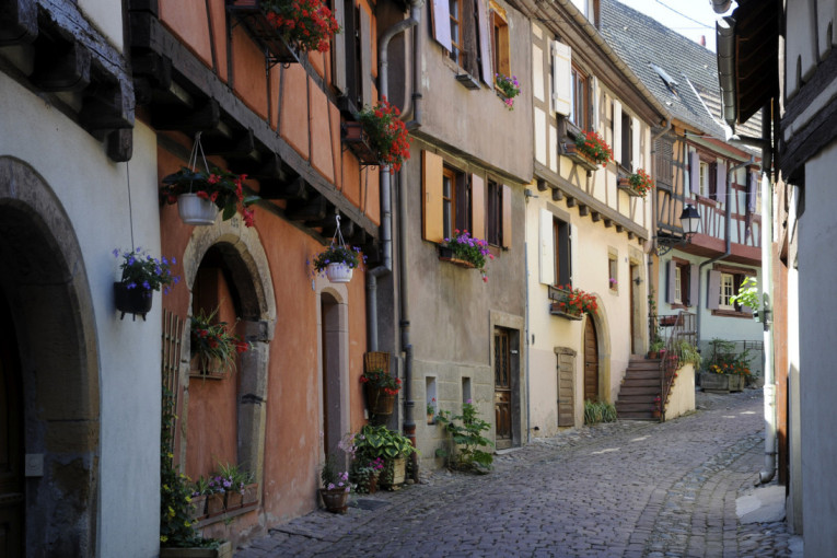 Inspirisalo je i Diznija: Bajkovito francusko selo koje izgleda kao sa najlepših razglednica (FOTO)